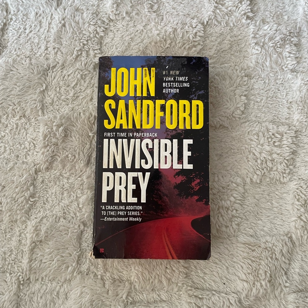 🔪🔎📚Invisible Prey